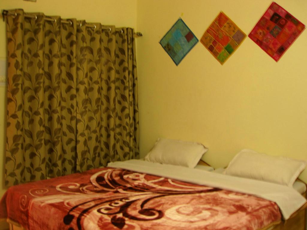 Bona Cafe Restaurant & Sala Guest House Варанаси Номер фото